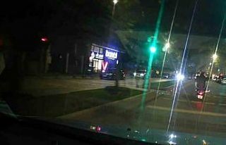 Tehlikeli motosiklet yolculuğu kamerada