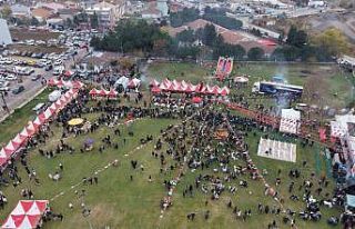 Tekirdağ’da hamsi izdihamı: 3 ton hamsi dağıtıldı