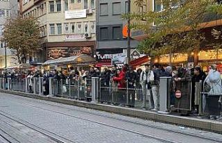 Teknik arıza sebebiyle tramvay seferleri aksadı,...