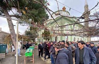 Ters yönde gelen aracın çarpmasıyla hayatını...