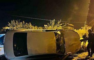 Tofaş ile çarpışan otomobil takla attı