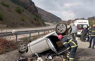Tokat’ta kontrolden çıkan otomobil ters döndü:...