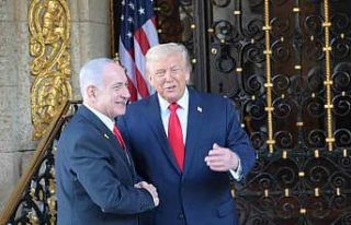 Trump, Netanyahu ile bir araya geldi