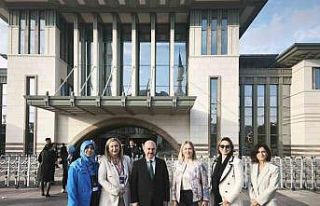 Türk Tıp Dünyası Kurultayında Kakaçoğlu’na...