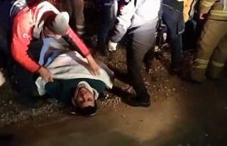 Uçuruma yuvarlanan motosikletliyi ekipler kurtardı