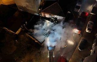 Ümraniye’de gecekondu yangını: Ev kullanılamaz...