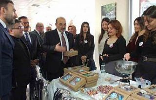 Üniversiteliler 30 projenin tanıtımını yaptı