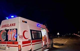 Uşak’ta feci kaza: Otomobilin çarptığı 3 kişi...