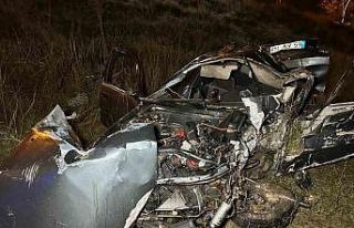 Uşak’ta otomobil şarampole devrildi: 2 ölü,...