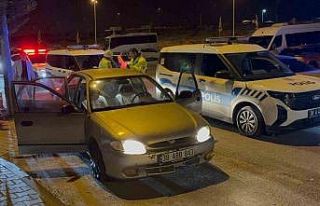 Uygulama yapan polise çarpıp, kaçan şahıs tutuklandı