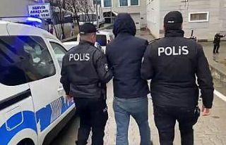 Uyuşturucu suçundan 12 yıl hapis cezası bulunan...