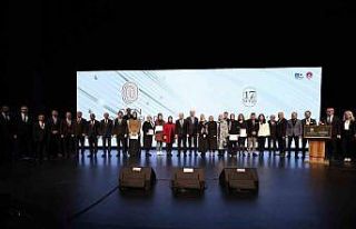 Vali Akın ve Başkan Altay, 17. Altın Dokunuşlar...