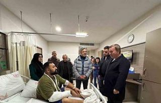 Vali Aydoğdu’dan hastalara moral ziyareti