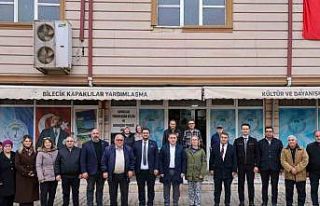 Vali Sözer vatandaşlarla Kapaklılar Derneği’nde...