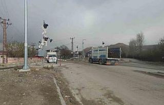 Van’da hemzemin geçitte ışık arızası trafiği...