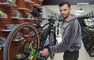 Van’da kış aylarında kullanılmayan bisikletler...