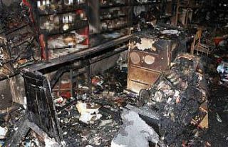 Veresiye alamadığı için bakkalı ateşe verdi