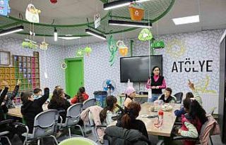 Vezirköprü Bilim Merkezindeki eğitimler sürüyor