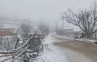 Vezirköprü’de mevsimin ilk kar yağışı
