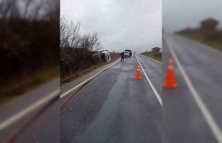 Vize-Soğucak Köyü yolunda petrol tankeri devrildi