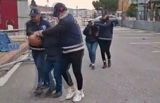 Yardım yapma vaadiyle dolandırıcılık yapan ve...