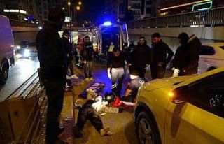 Yavaşlayan trafiği son anda fark etti, önce otomobile...