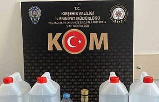 Yılbaşı öncesi kaçak alkol operasyonu: 20 litre...
