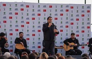 Yılmaz, lise ve üniversite öğrencileri ile buluştu