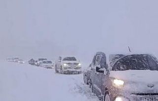 Yüksekova’da kar esareti: Tipi yolları kapattı,...