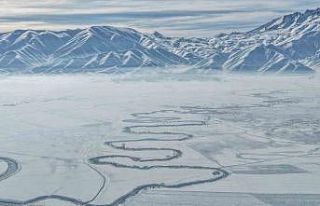 Yüksekova’nın kar altındaki menderesleri hayran...