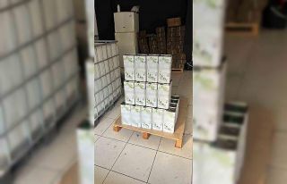 Zeytinyağı şişelerine gizlenmiş 3 bin litre kaçak...