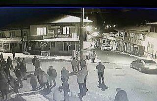 17 yaşındaki çocuk, husumetlisini silahla vurdu:...