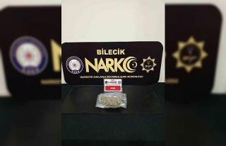 220 gram uyuşturucu maddeyi çadırın içine saklamışlar