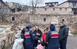 300’e yakın vatandaşa kadına şiddetle mücadele...