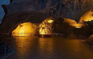 350 milyon yıllık Gökgöl Mağarası’na ziyaretçi...