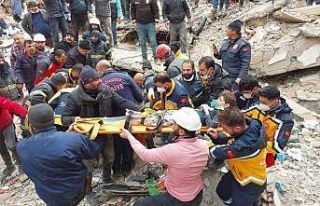 51 kişiye mezar olan binanın yıkılmasına Tofaş...