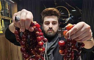 90 bin dolarlık 600 parça tarihi Osmanlı kehribarı,...