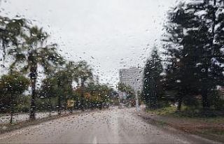 Adana güne yağmurlu başladı