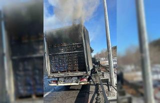 Adana-Pozantı Otoyolu’nda narenciye yüklü tır...