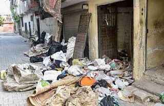 Adana’da çöp ev temizlendi