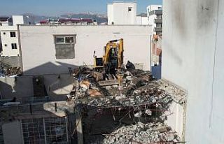 Adıyaman’da binalar daha güvenli şekilde yıkılıyor