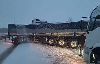 Afyonkarahisar’ın yüksek kesimlerinde kar yağışı...