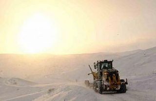 Ağrı’da 110 köy yolu ulaşıma kapandı