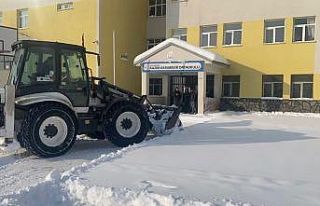 Ağrı’da 90 okul ve kamu kurumunda kar temizleme...