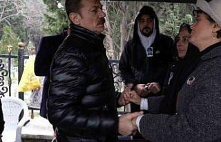 Ahmet Minguzzi ölüm yıl dönümünde kabri başında...