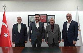 AK Parti’de 3 ilçe başkanı görevden alındı