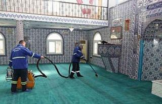 Akdeniz’de ibadethaneler periyodik olarak temizleniyor