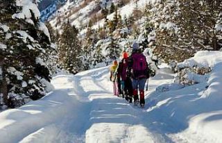 Aladağlar’da ziyaretçilere dört mevsim görsel...