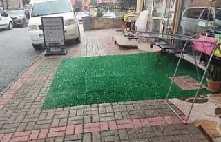 Alanya’da sağanak yağış yerini doluya bıraktı