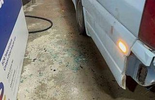 Alkolmetreyi üflememek için direndi, dolmuşun camını...